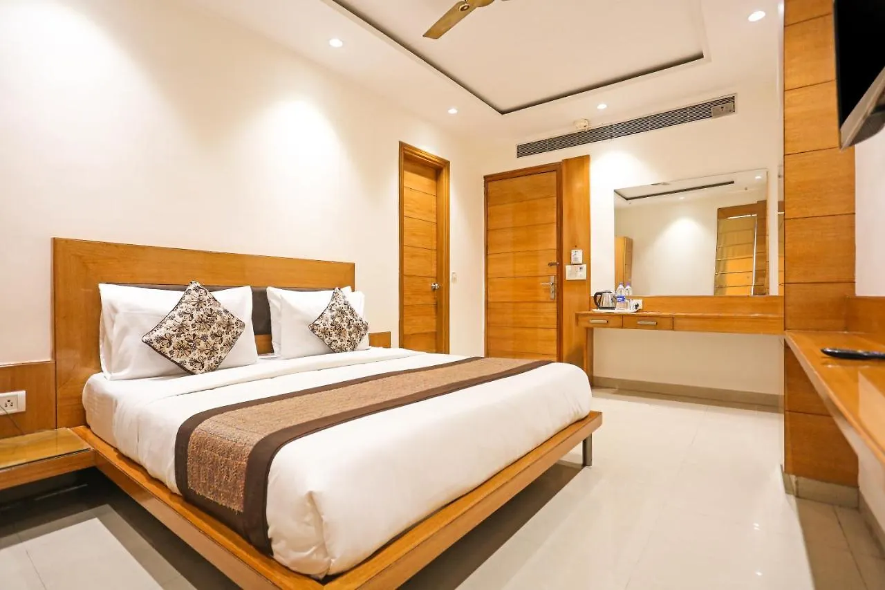 Hotel Fortuner Karol Bagh Just 1 Km From New Delhi Railway Station 4*, Delhi (National Capital Territory of India)