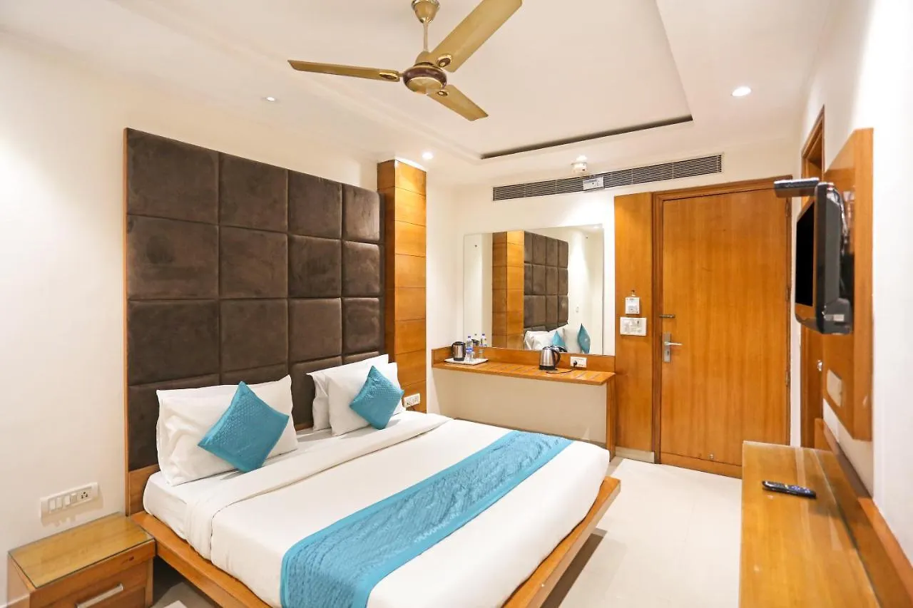 Hotel Fortuner Karol Bagh Just 1 Km From New Delhi Railway Station