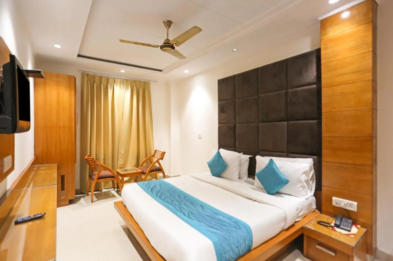 Hotel Fortuner Karol Bagh Just 1 Km From New Delhi Railway Station