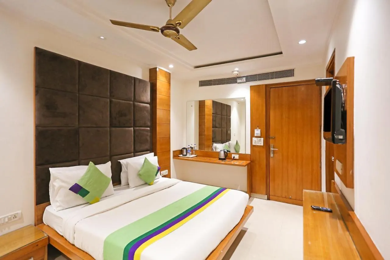 Hotel Fortuner Karol Bagh Just 1 Km From New Delhi Railway Station