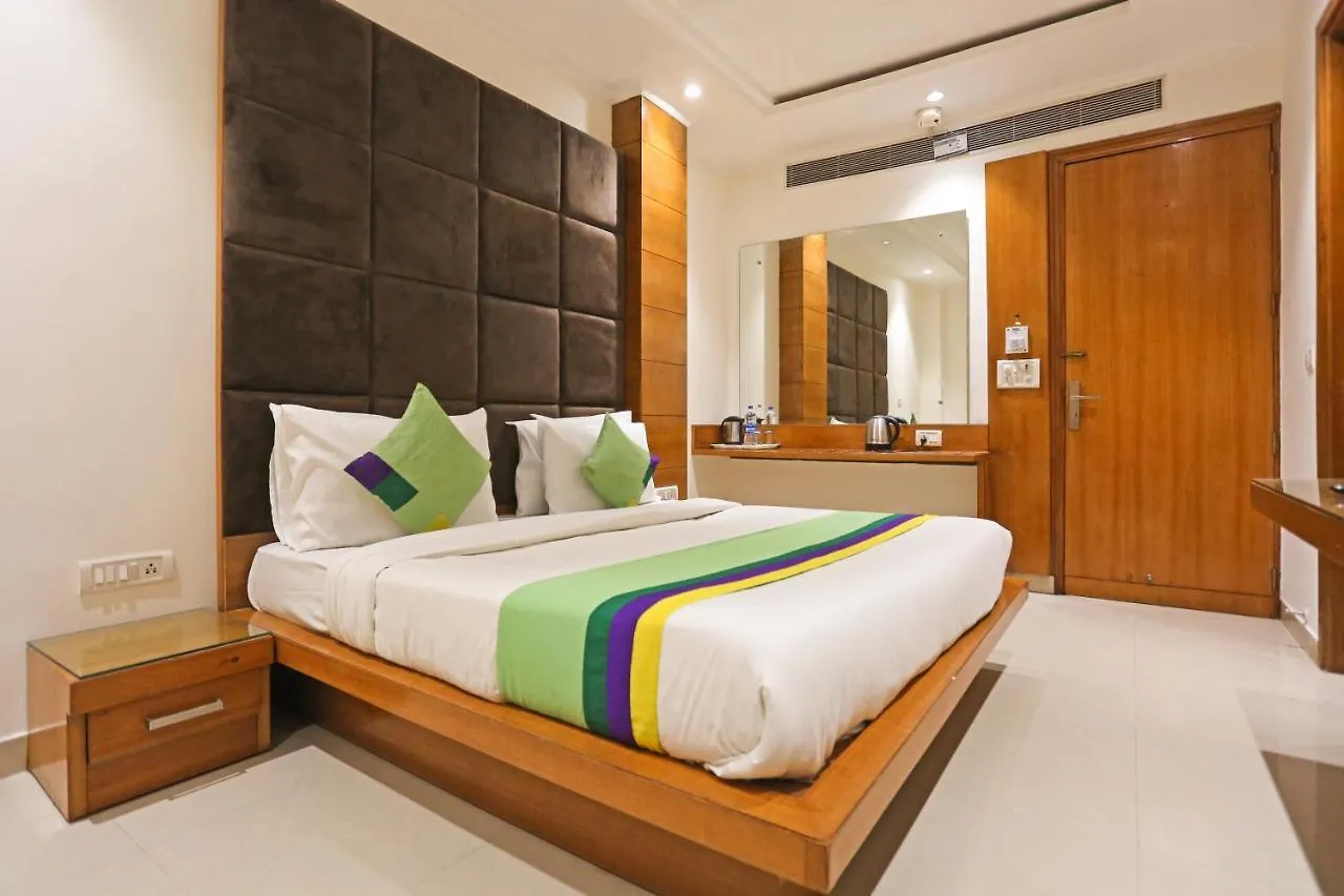 Hotel Fortuner Karol Bagh Just 1 Km From New Delhi Railway Station 4*, Delhi (National Capital Territory of India)