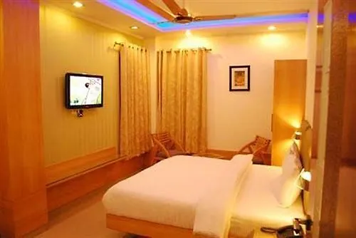 Hotel Fortuner Karol Bagh Just 1 Km From New Delhi Railway Station